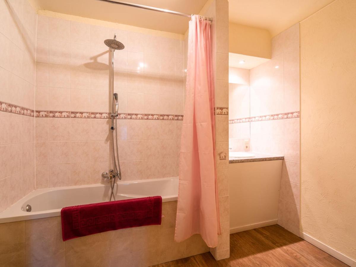 Modern Holiday Home In Sourbrodt With Private Pool Вэм Экстерьер фото